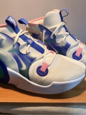 Nike Air Zoom Crossover II SE GS. White Sneakers with Blue and Pink Accents